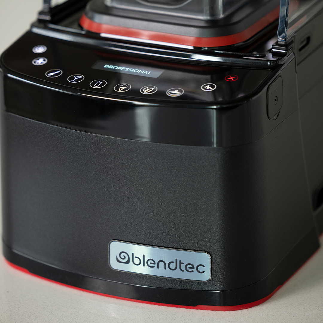 800-Watt Digital Blender with Quiet Technology